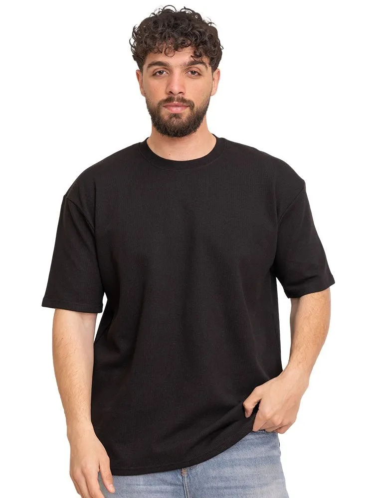 Black V- Squares O.S Round T-Shirt