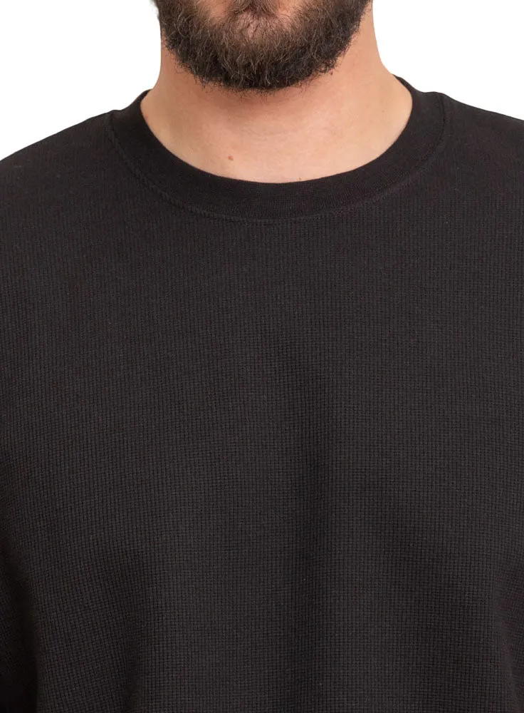 Black V- Squares O.S Round T-Shirt