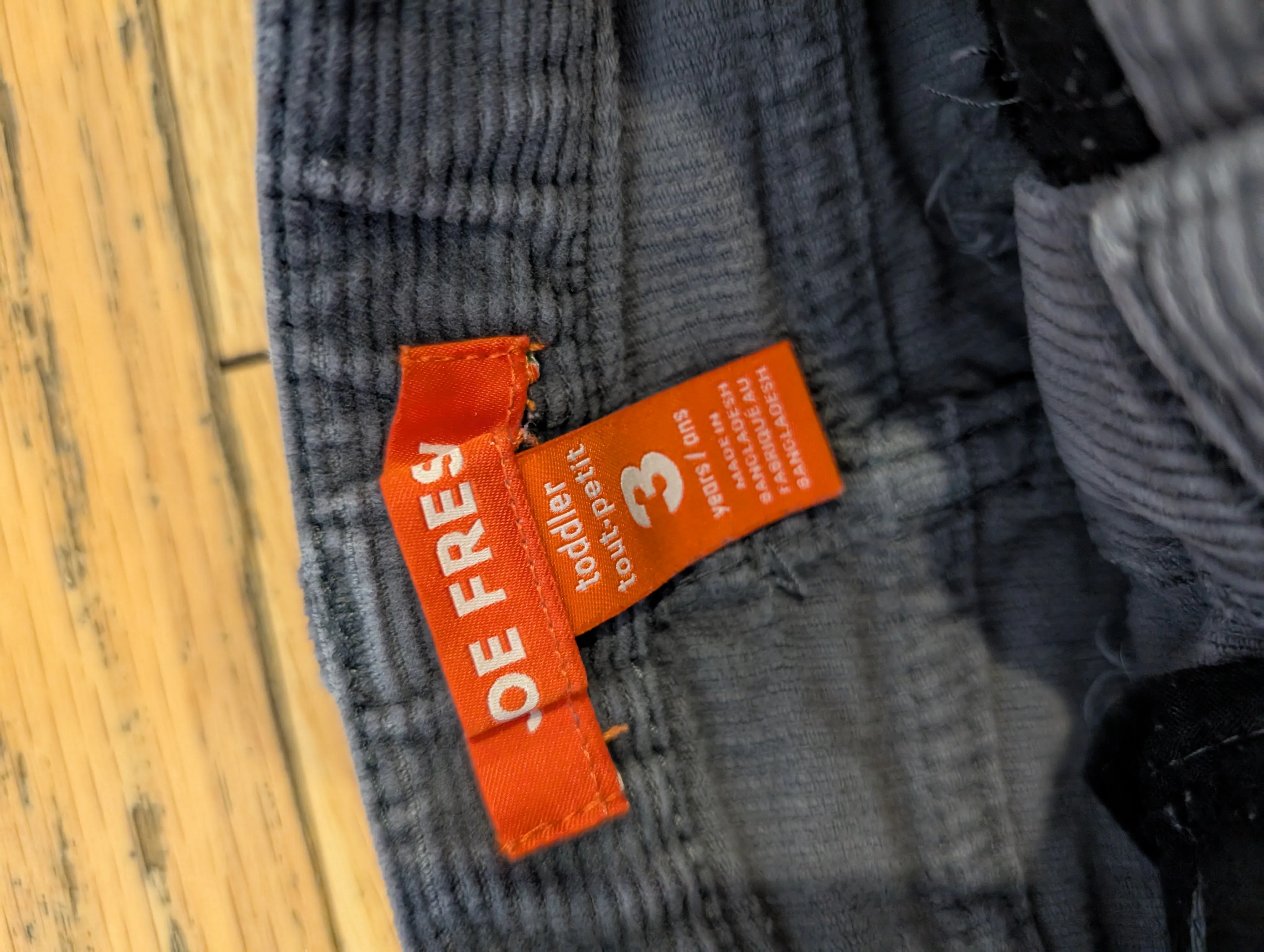 Bundle of 3 pairs of boys 3T pants - Oshkosh, Joe Fresh and Cat&Jack, Kids 3T