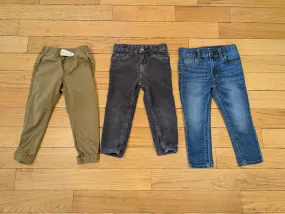 Bundle of 3 pairs of boys 3T pants - Oshkosh, Joe Fresh and Cat&Jack, Kids 3T