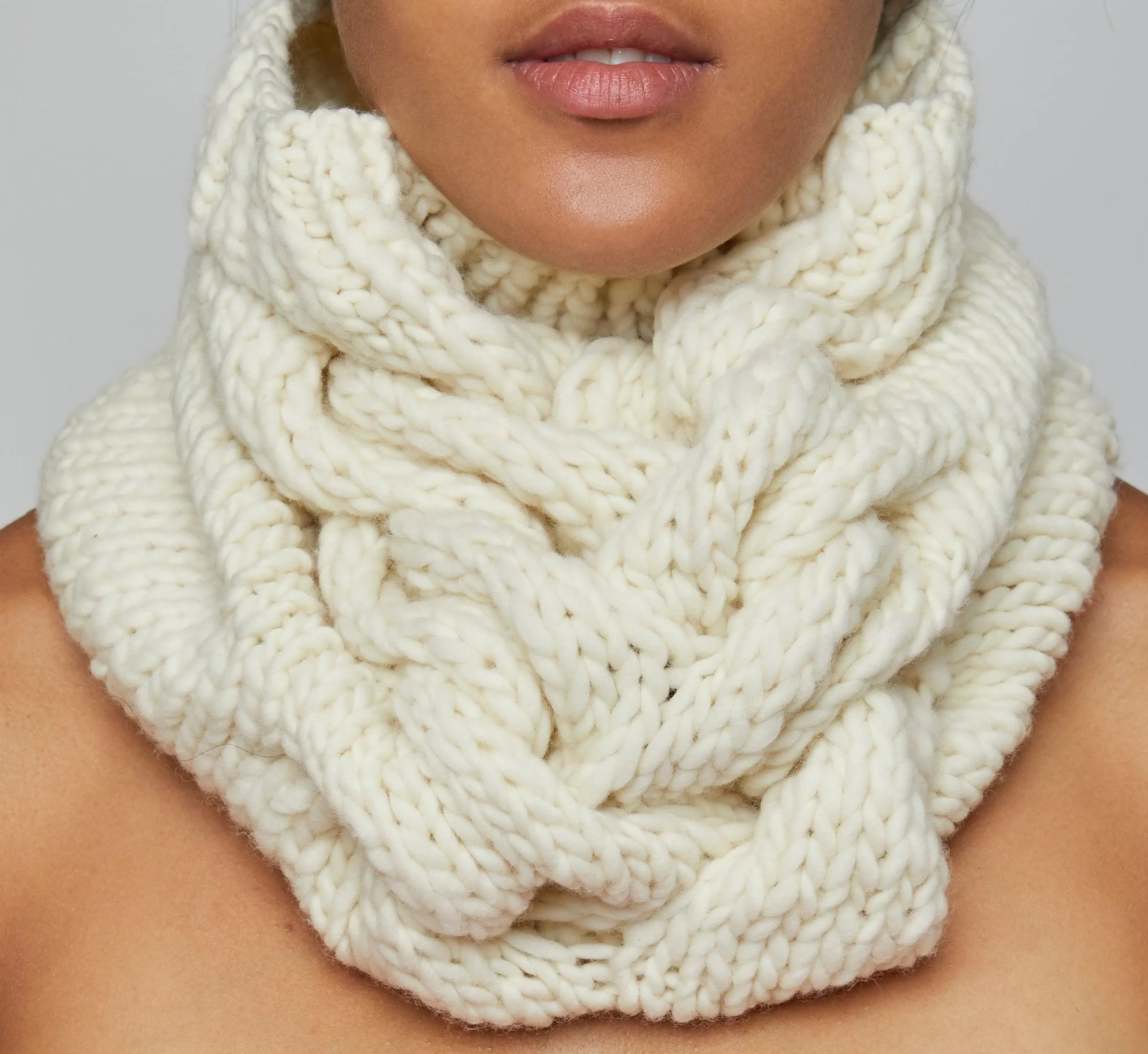 CUELLO CABLE KNIT