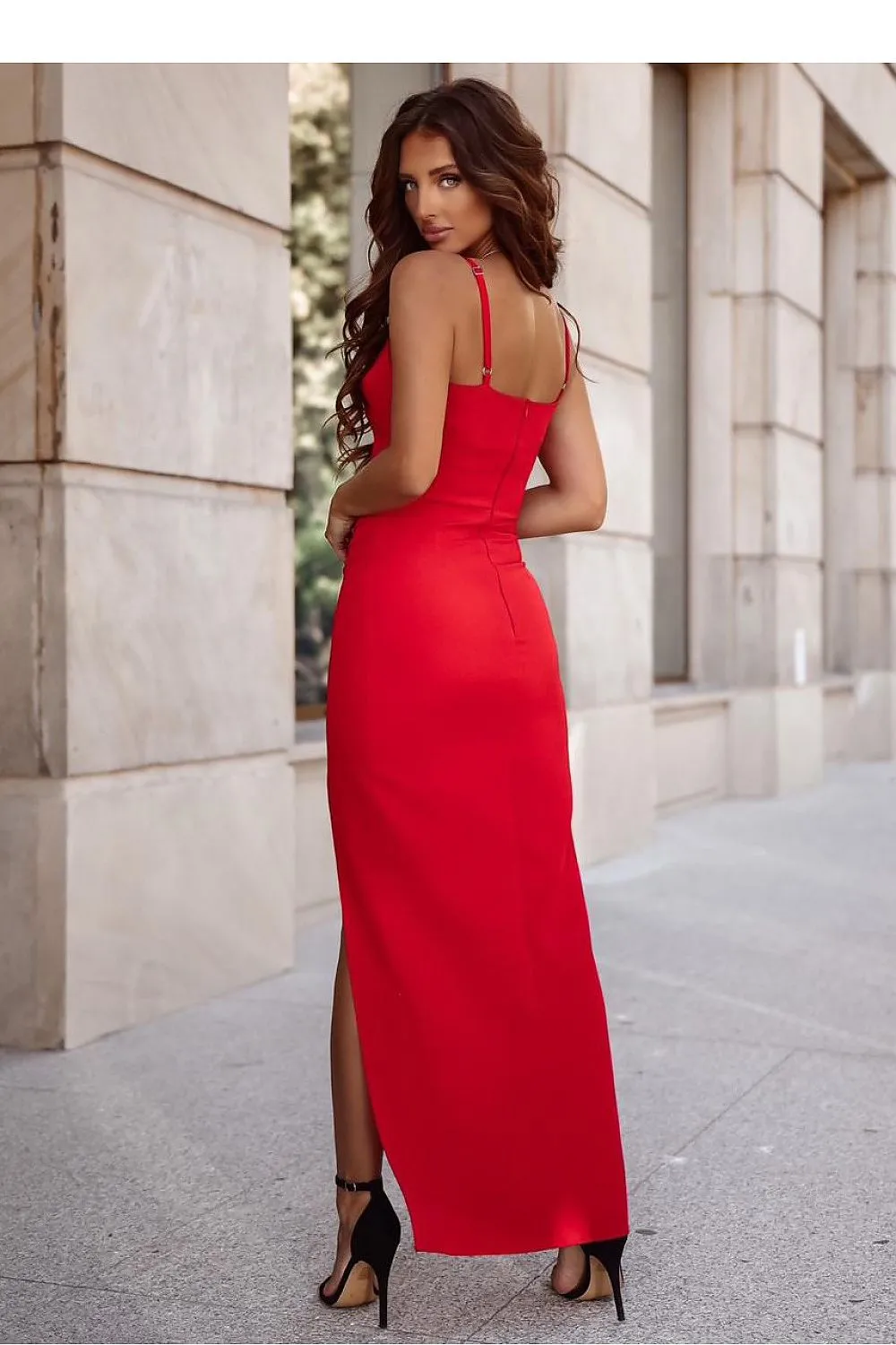 Long fitted cut evening dress