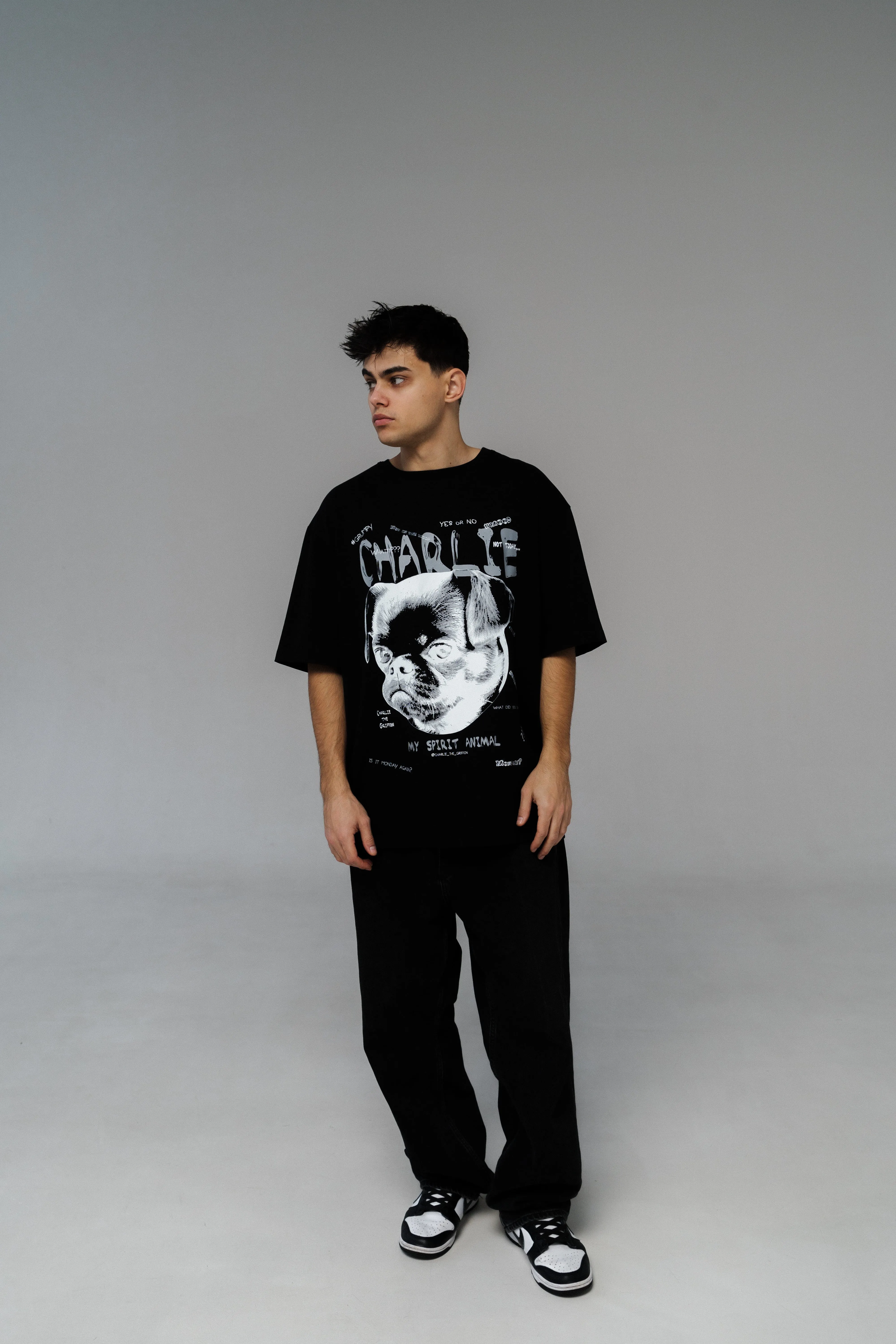 Oversized Unisex Cotton T-Shirt with "Charlie Griffon" Print – Black