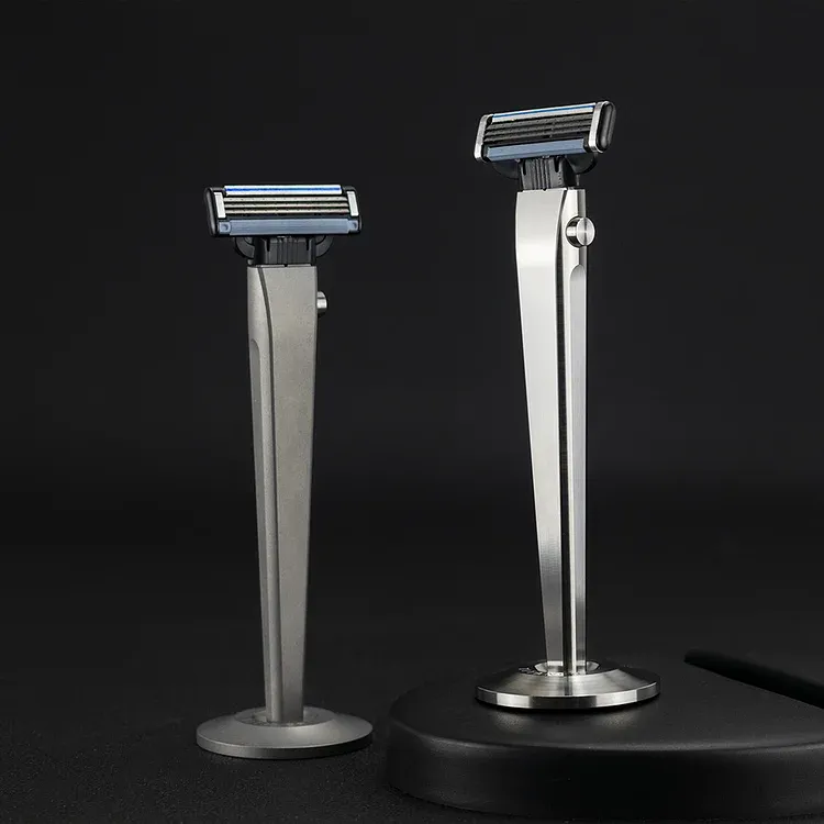 Titanium 3-layer Razor