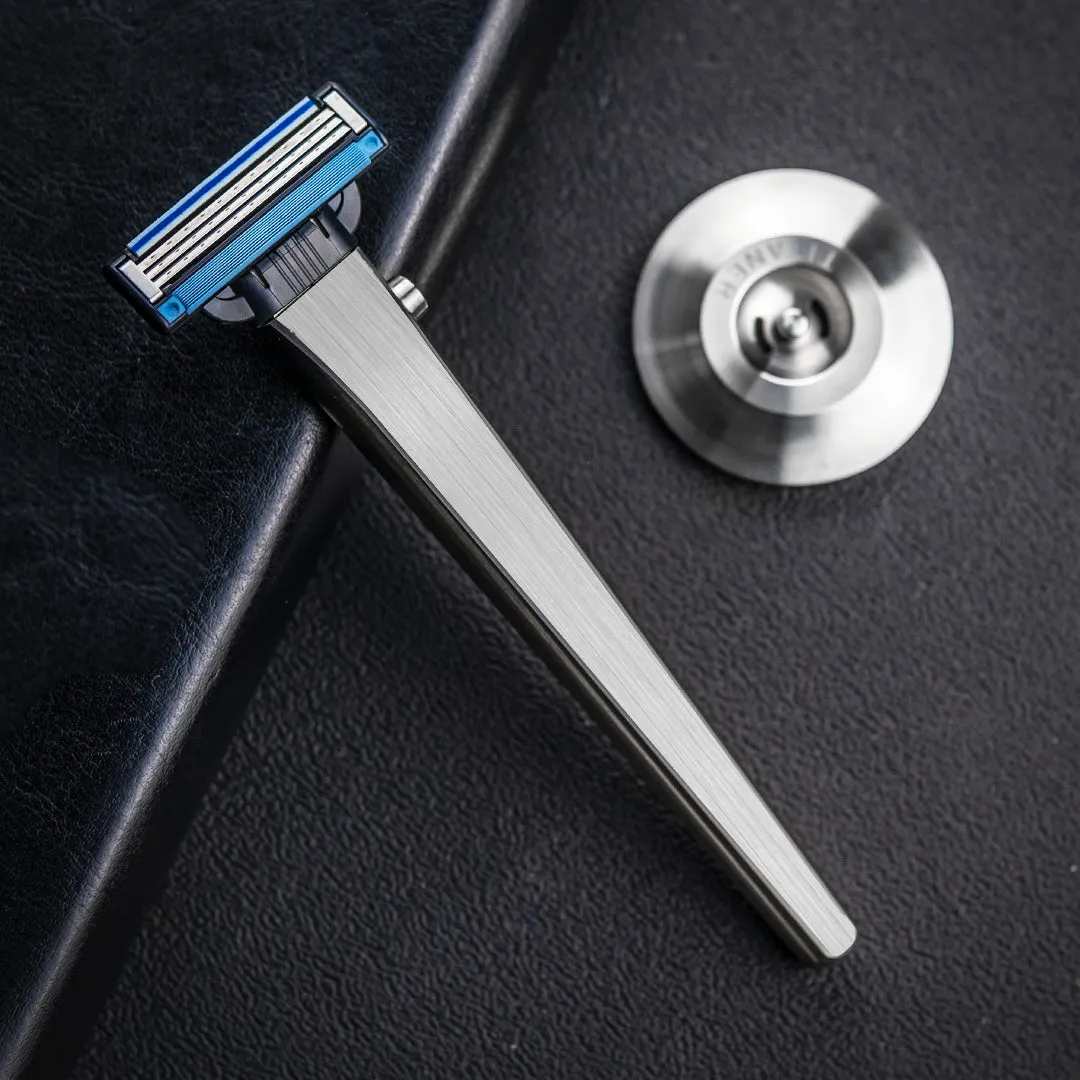 Titanium 3-layer Razor